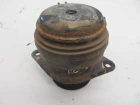 343.vw1x99 Volkswagen 1998 Vw Golf Engine Motor Mount Right Passenger Side 2.0 Mt