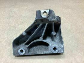7l6199307 Volkswagen Touareg 2005 7l 4.2l Left Driver Engine Mount Bracket Support Factory