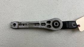 K0199855ag Volkswagen 2005-2010 Jetta 2.5l Rear Engine Mount Seat Oem
