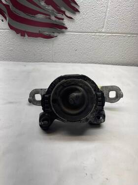 307417 Volvo 2004 2007 2013 S40 C30 V50 C70 Turbo Engine Mount With Bracket Oem