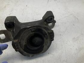 343.vo1t09 Volvo 07 08 09 C70 T5 Convertible 2.5 Engine Mount B