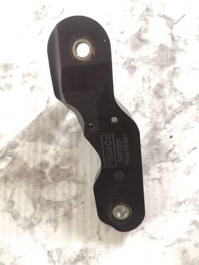 8699342 Volvo 2008 - 2016 Xc60 Xc70 Automatic Transmission Bracket Oem