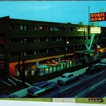 C1960S Vancouver Bc Doric Howe Motor Hotel Postcard Night Neon Sign Pool Cars. Fixed Price $7.00.