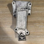 2002-2006 Dodge Sprinter 2500 2.7L Driver Left Motor Mount Oem A6122230004. Fixed Price $35.00.
