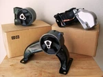 Set Of Engine Mounts For 2008-2010 Chrysler Town & Country (3.3L 3.8L, V6).. Fixed Price $139.50.